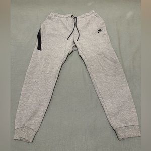 Nike - tech fleece joggers